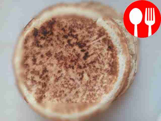 Приготовьте коржи для торта: возьмите шар...