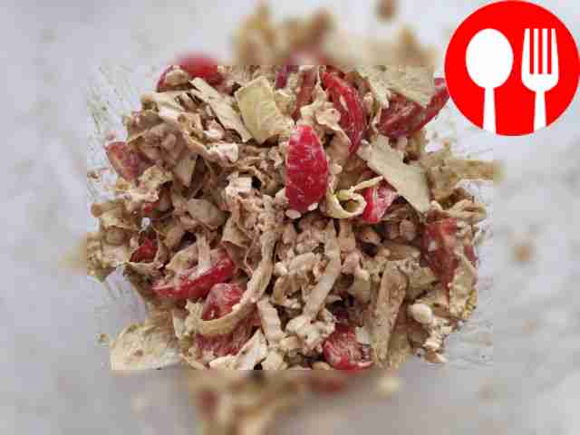 Легкий и питательный салат с творогом и авокадо