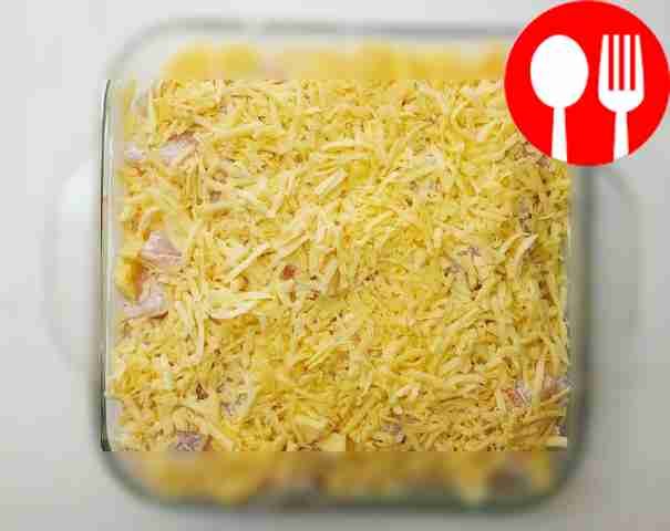 Place a layer of fish on top of the tomatoes....