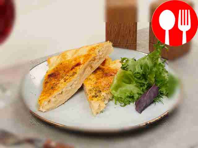 Дрожжевой пирог с квашеной капустой