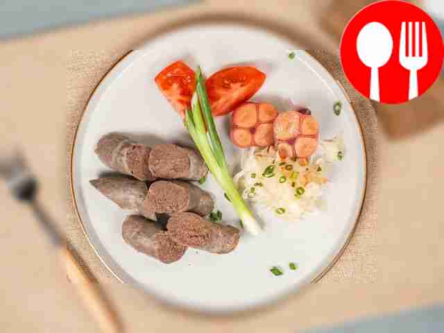 Before serving, the kazy must be cooled thoroughly.