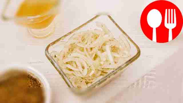 Маринованный лук в яблочном уксусе Pickled onions in apple cider vinegar