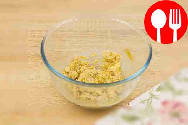 Grind sugar and butter.