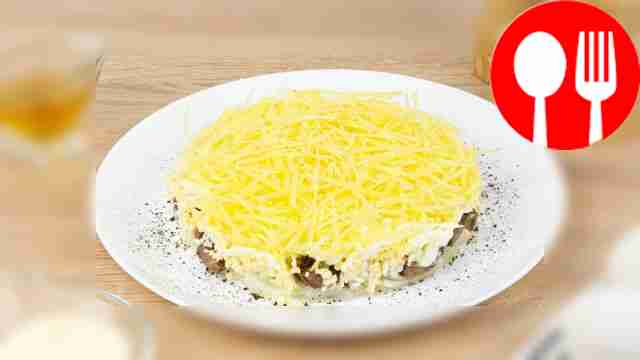 Салат «Мужской» с маринованным луком