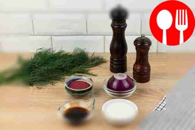 Wash the dill and dry. Peel the red onion....