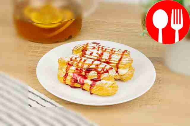 Eclairs with butter cream