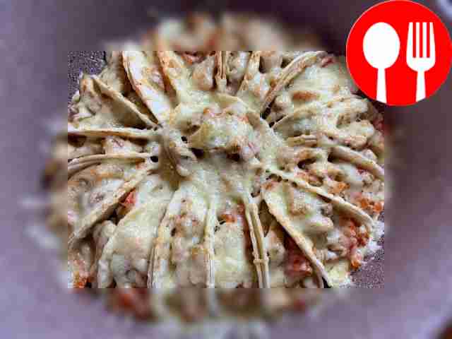 Домашние тако с курицей и овощами под сыром