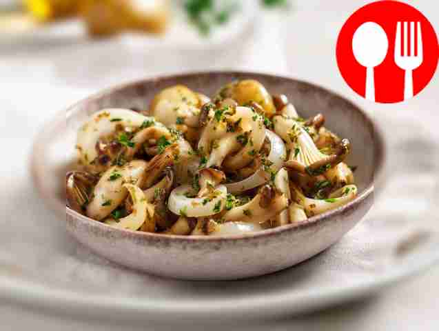 Маринованные вешенки с луком на скорую руку