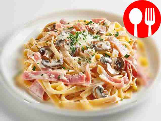 Феттучини с ветчиной и грибами
