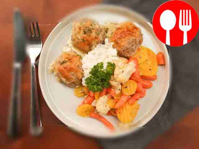 Фрикадельки в молочном соусе