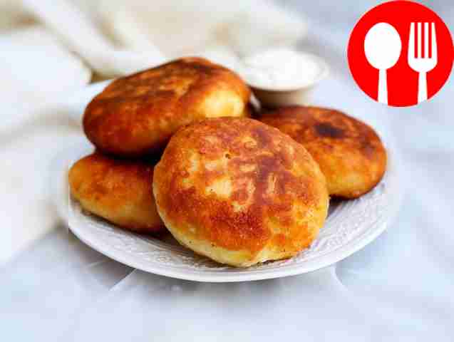 Tender belyashi in a slow cooker made from kefir dough