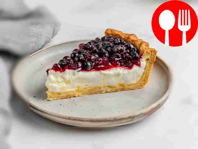 Festive pie with cottage cheese and currants