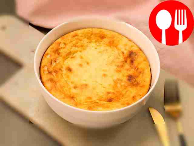 Порежьте на порционные кусочки и подайте к столу.