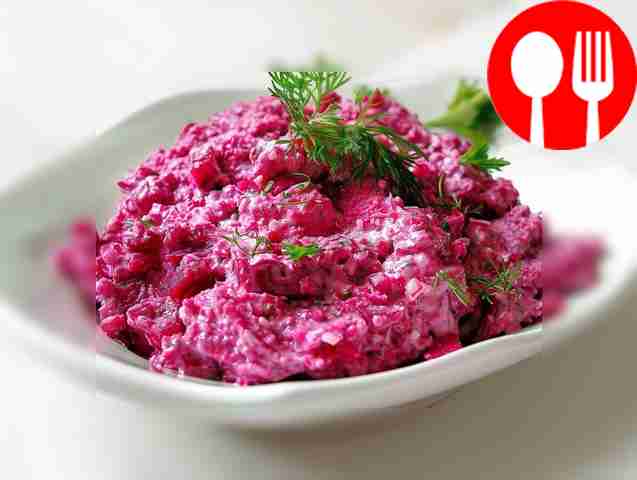Vitamin salad of beets and cottage cheese