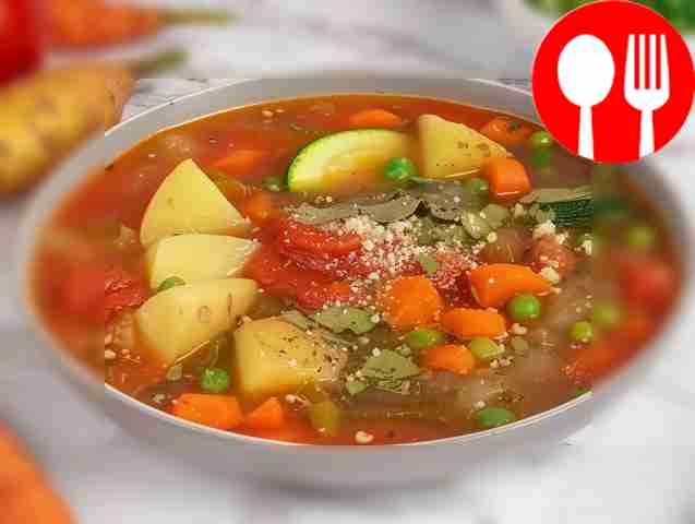 Летний суп минестроне с томатной пастой и кабачками